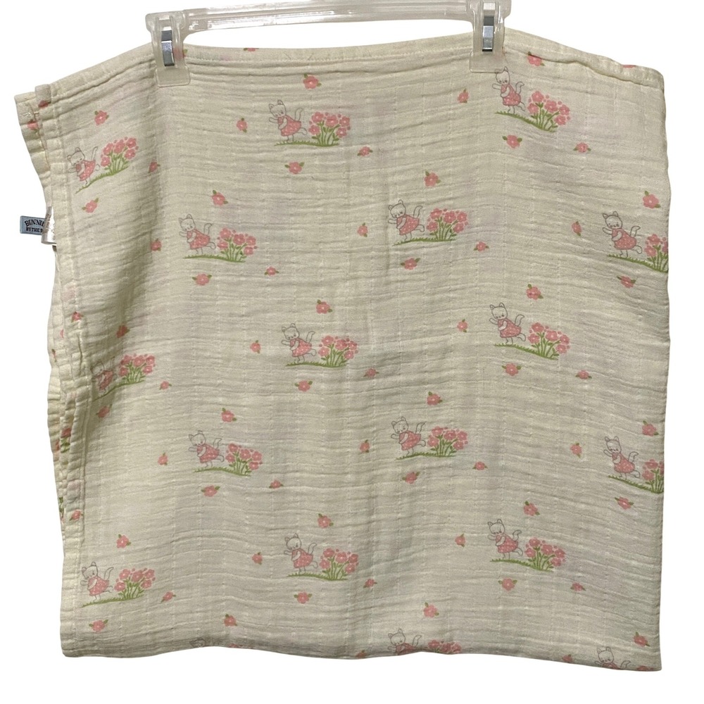 Bunnies by the Bay Kitty Cat Muslin Cotton Cloth Fabric 42x40 Cream Flowers